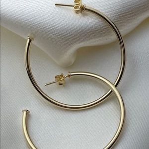 Minimalist opened hoops